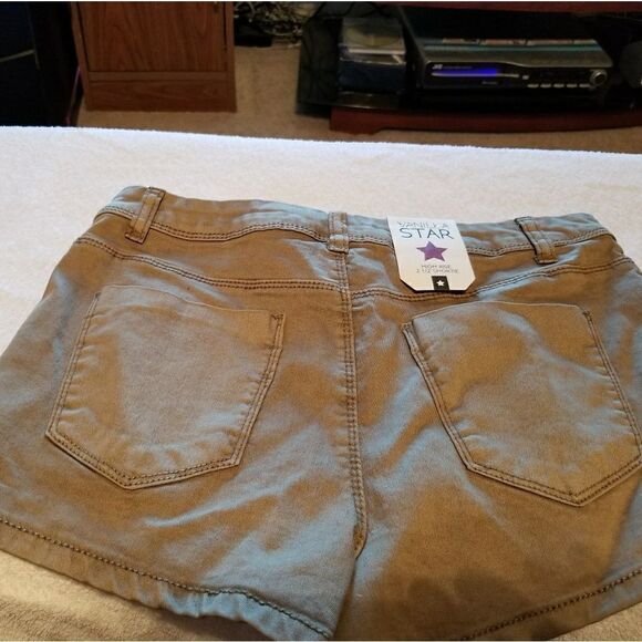 🦋3/$15💰Shorts 💥Final Price💥 - Picture 1 of 2